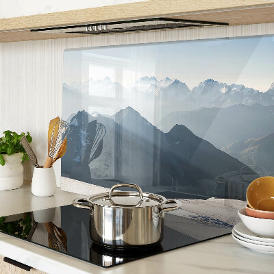 Glas-Schneidebrett mit Motiv einer Berglandschaft in den Wolken
