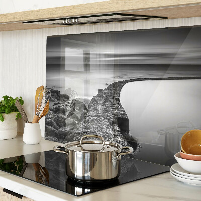 Schneidebrett Glas mit einer Küstenlandschaft in Grautönen