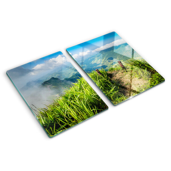 Schneidebrett Glas mit Berglandschaft und viel Grün
