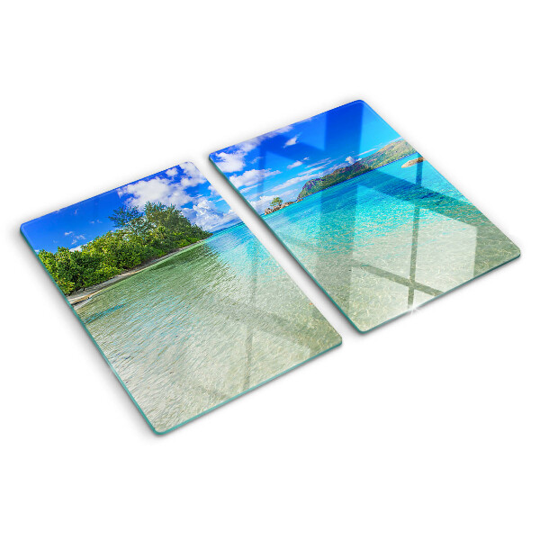 Glas schneidebrett Tropischer Strand mit azurblauem Wasser