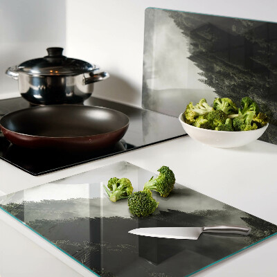 Schneidebrett Berglandschaft im Nebel