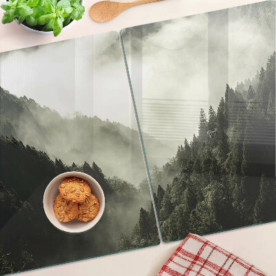 Schneidebrett Berglandschaft im Nebel