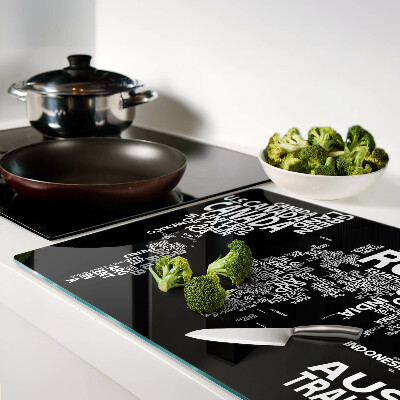 Schneidebrett mit Weltkarte und Ländernamen