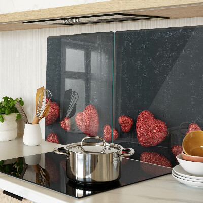 Schneidebrett glas Rote Herzen auf dunklem Hintergrund