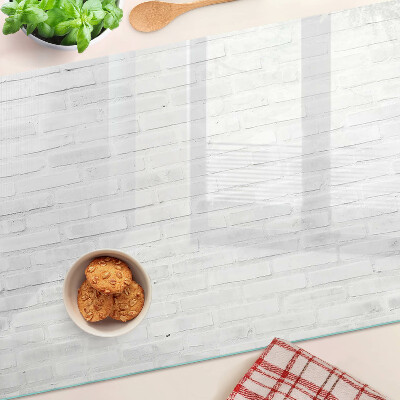 Schneidebrett Backsteinmauer im minimalistischen Stil