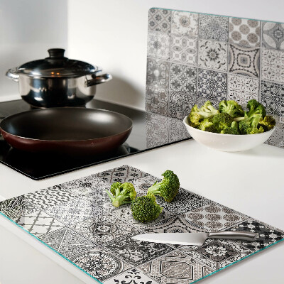 Schneidebrett Fliesenmuster in Grautönen