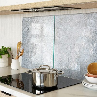 Schneidebrett mit Betoneffekt und spiegelnder Oberfläche