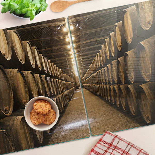 Glas Schneidebrett mit Motiv einer Innenansicht eines Weinguts mit Fässern