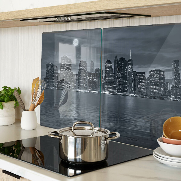 Schneidebrett Glas mit Motiv einer nächtlichen Stadtansicht