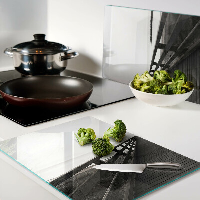 Schneidebrett Holzbrücke über das Wasser