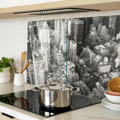 Schneidebrett mit einem Vogelperspektiven-Motiv der Stadt