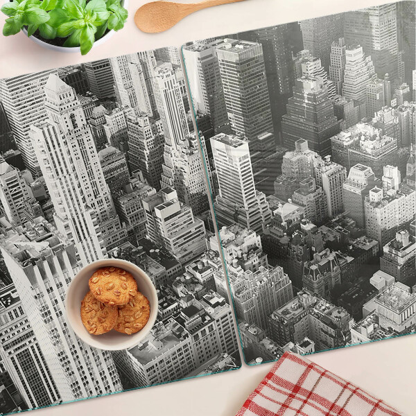 Schneidebrett mit einem Vogelperspektiven-Motiv der Stadt
