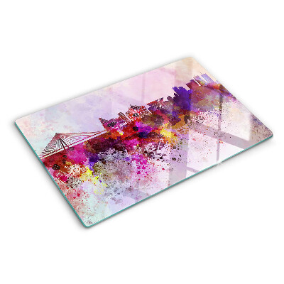 Schneidebrett mit einem Aquarellmotiv einer Stadt