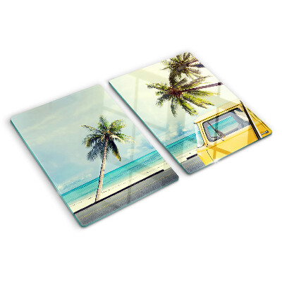 Glas schneidebrett Strand mit Palmen und einem Auto