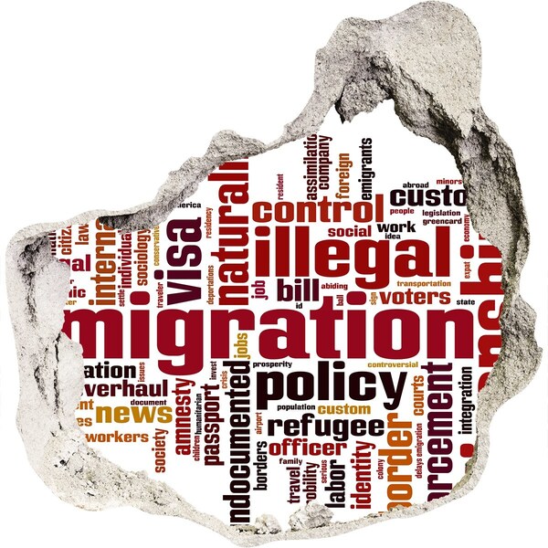 3D Wandtattoos Mauerdurchbruch Migrationspolitik