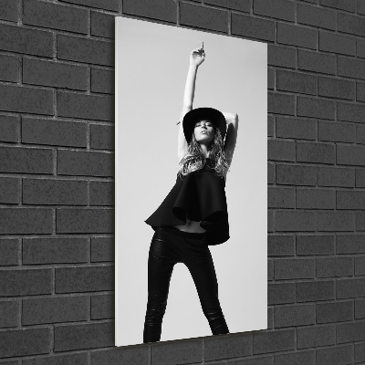 Bild auf Acrylglas vertikal Frau in Schwarz