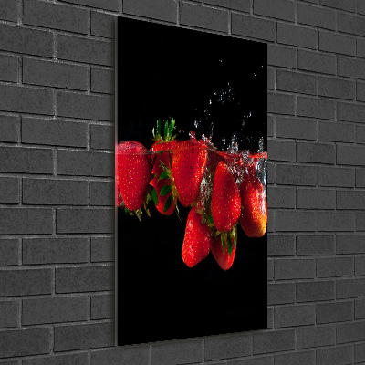 Glasbild vertikales Erdbeeren in Wasser