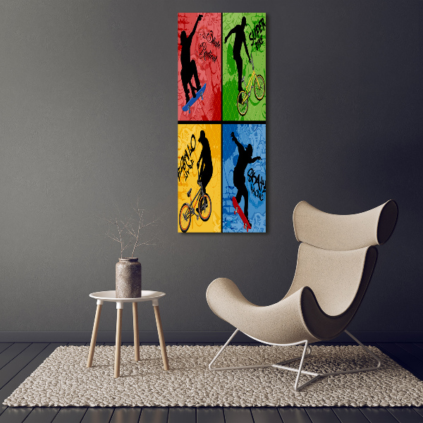 Glasbild vertikales Fahrrad und Skateboard