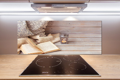 Küchen wandpaneel Entspannung mit einem Buch