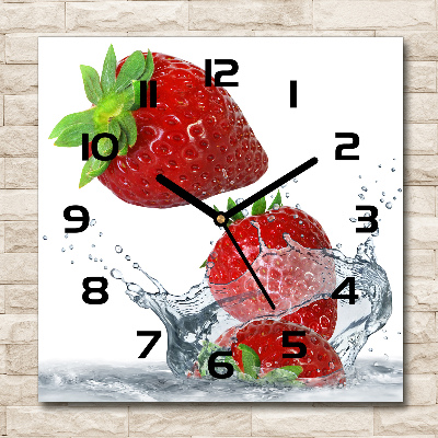 Wanduhr modern quadratisch Erdbeeren und Wasser