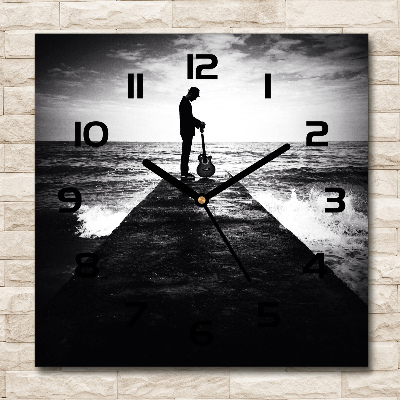Wanduhr quadratisch Gitarrist auf dem Pier