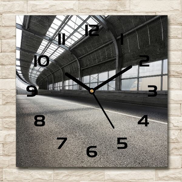 Wanduhr quadratisch Straße im Tunnel