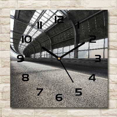 Wanduhr quadratisch Straße im Tunnel