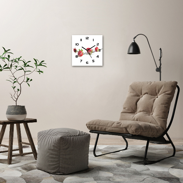 Wanduhr modern quadratisch Erdbeeren und Wasser