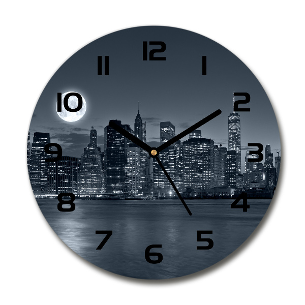 Wanduhr rund New York bei Nacht
