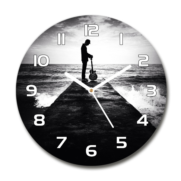 Wanduhr rund Gitarrist auf dem Pier