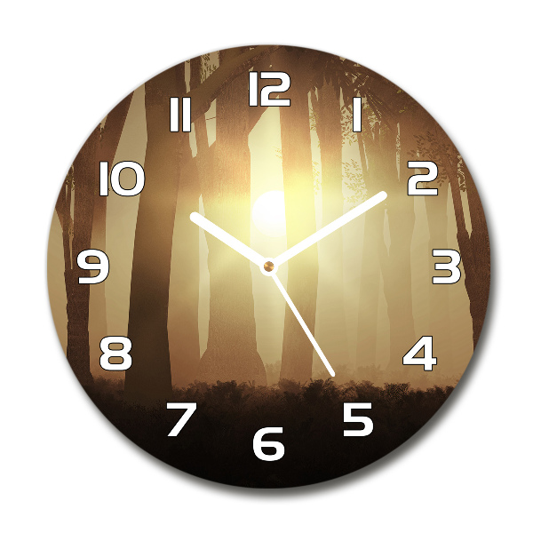 Wanduhr rund Nebel im Wald