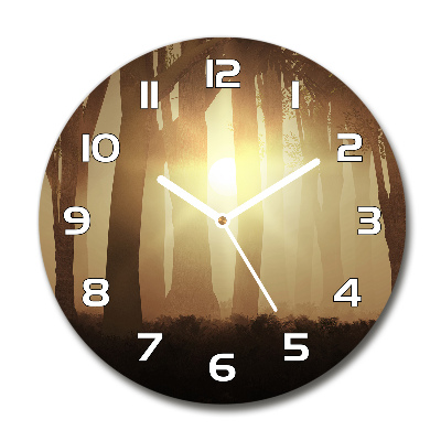 Wanduhr rund Nebel im Wald