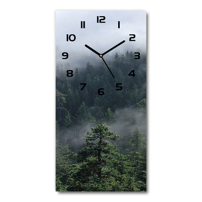 Moderne wanduhr Nebel über dem Wald