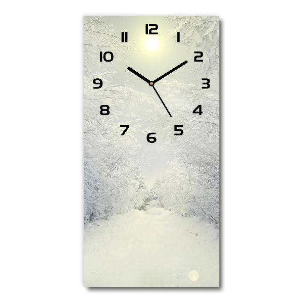 Moderne wanduhr Wald im Winter