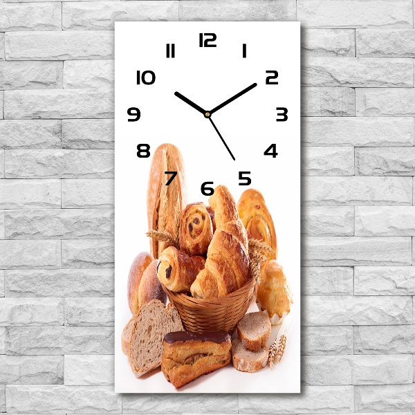 Moderne wanduhr Brot im Korb