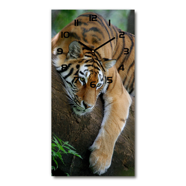 Moderne wanduhr Tiger auf einem Baum
