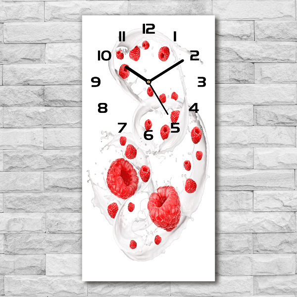 Moderne wanduhr Milch und Himbeeren