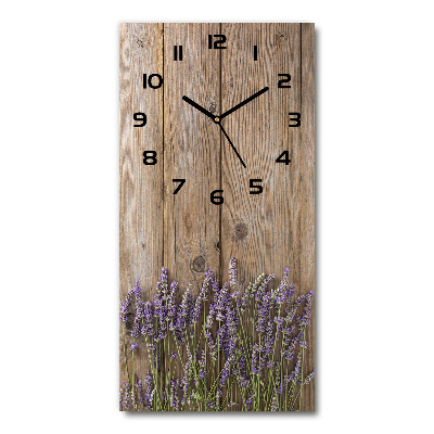 Moderne wanduhr Lavendel auf Holz