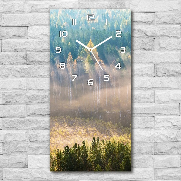 Wanduhr aus glas Nebel über dem Wald