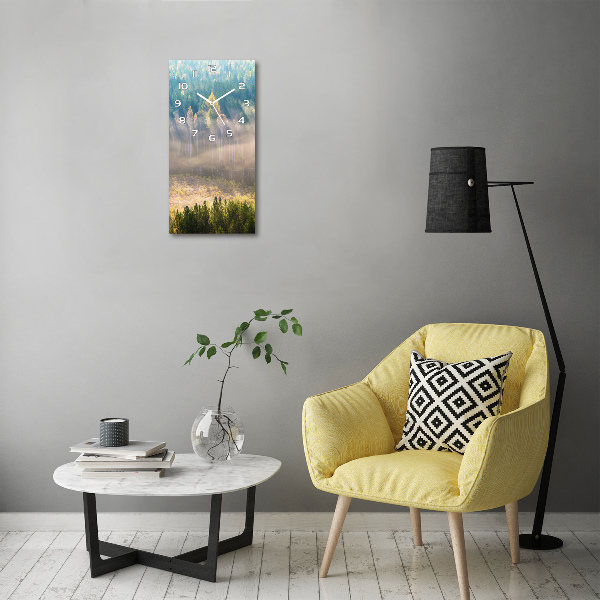 Wanduhr aus glas Nebel über dem Wald