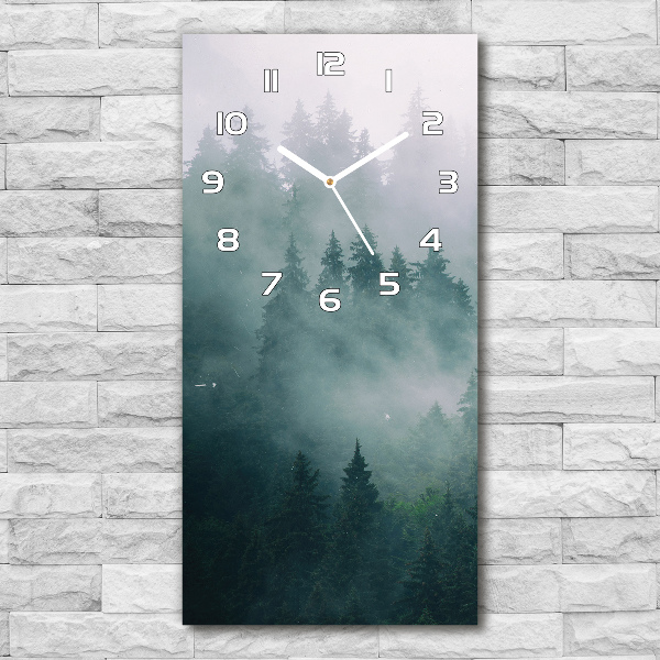 Wanduhr aus glas Nebel über dem Wald