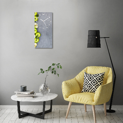 Vertikale Uhr Grüne Äpfel