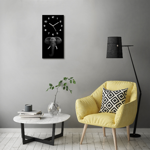 Vertikale Uhr Afrikanischer Elefant