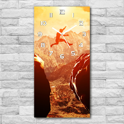 Wanduhr aus glas Spring über den Abgrund