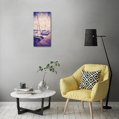 Vertikale Uhr Yachten