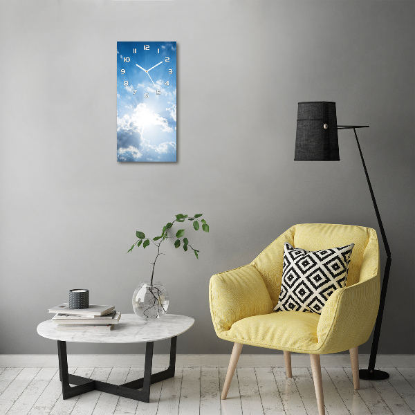 Vertikale Uhr Wolken am Himmel