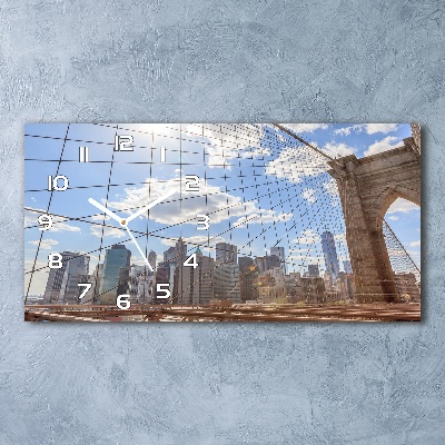 Horizontale Uhr New Yorker Brücke