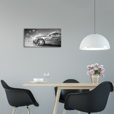 Horizontale Uhr Ein rasendes Auto