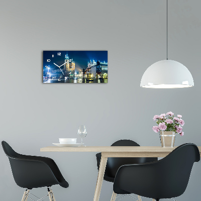 Glasuhr Krakau bei Nacht