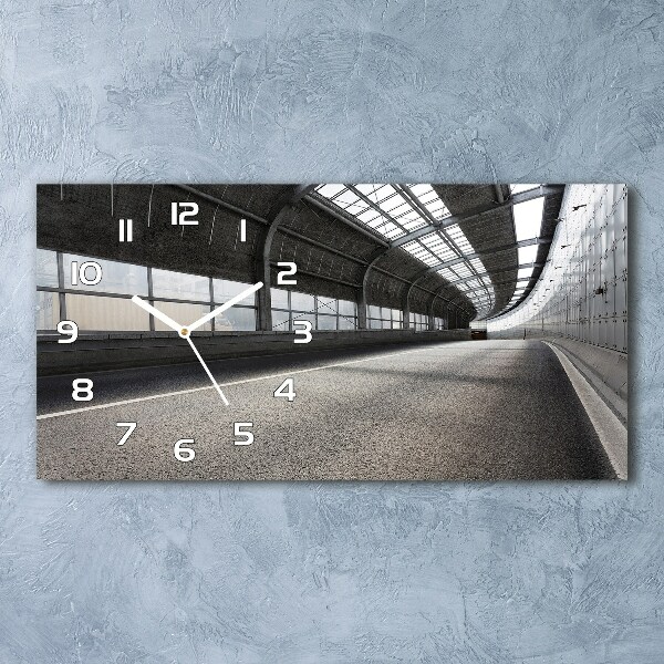 Glasuhr Straße im Tunnel